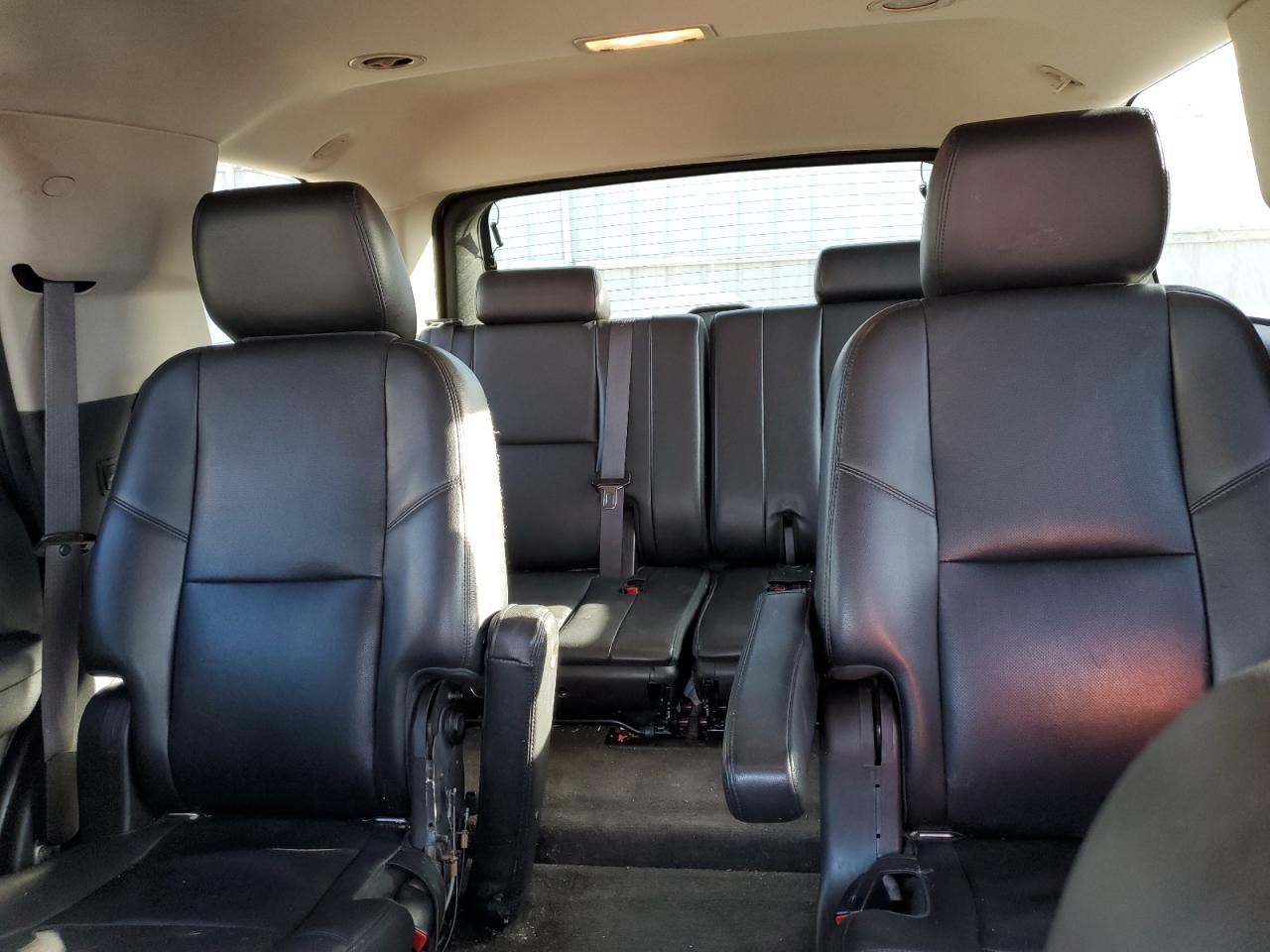 2013 GMC Yukon - Image 10