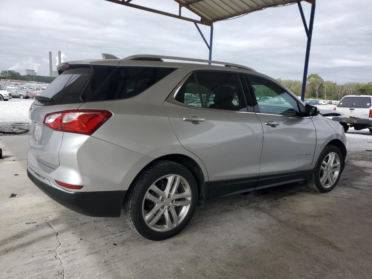 2020 Chevrolet Equinox - Image 3