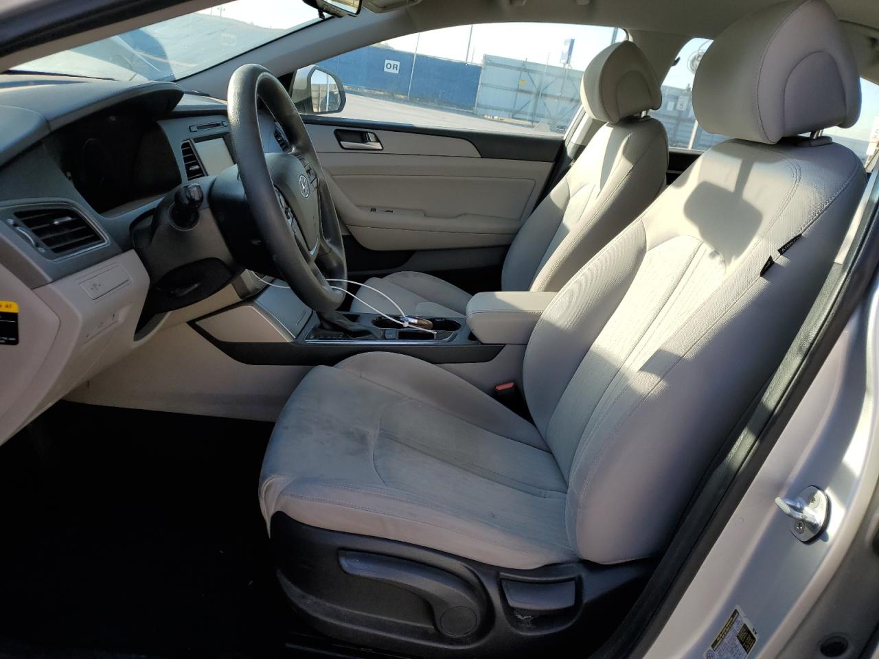 2017 Hyundai Sonata Hybrid VIN: KMHE24L11HA048460 Lot: 58939435