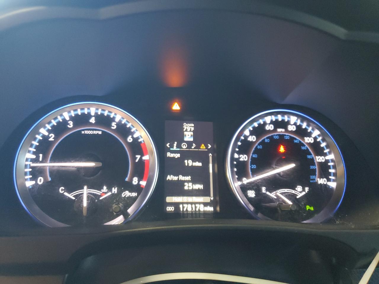 2015 Toyota Highlander - Image 9