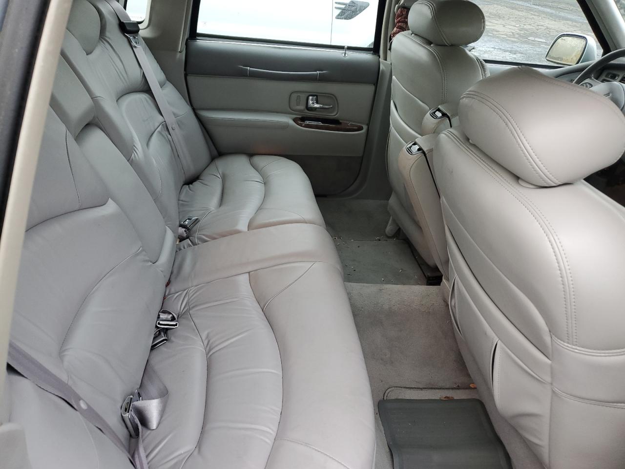 1997 Lincoln Town Car - Image 10