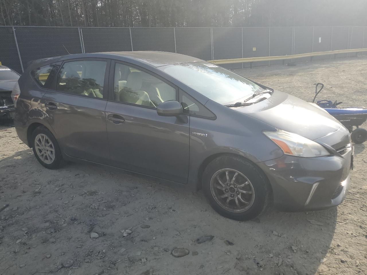 VIN JTDZN3EU3E3335734 2014 TOYOTA PRIUS no.4