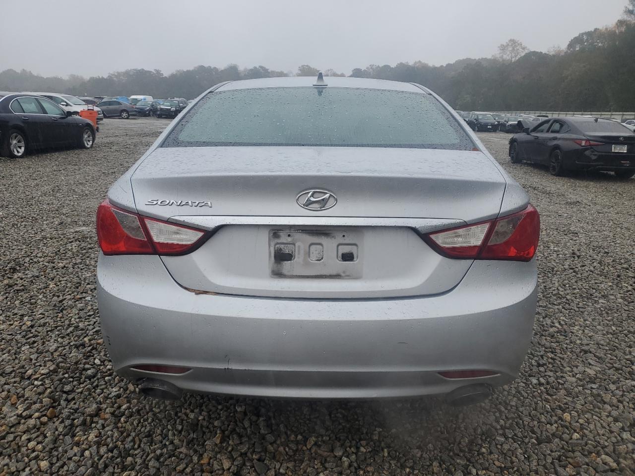 2011 Hyundai Sonata - Image 6