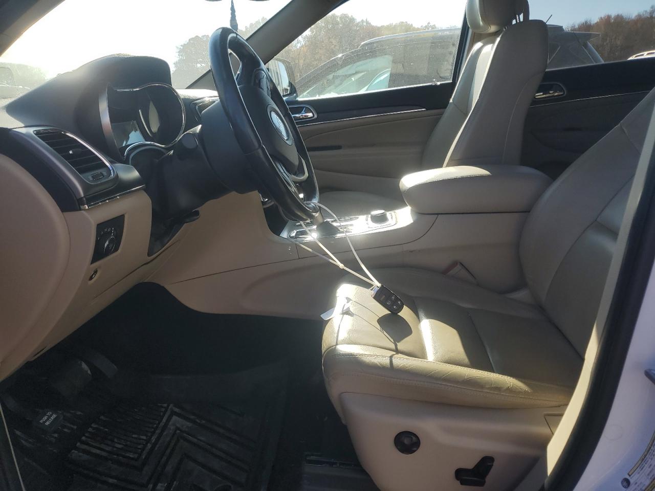 2020 Jeep Grand Cherokee - Image 7