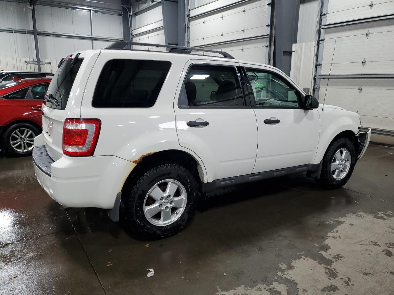 2010 Ford Escape - Image 3