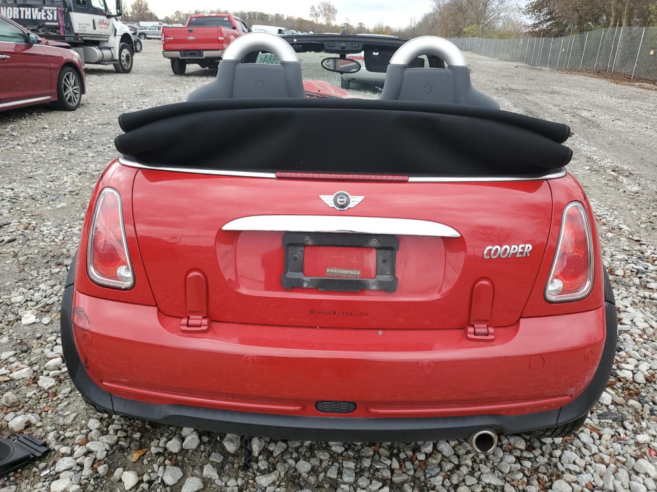 2008 Mini Cooper VIN: WMWRF33518TG18470 Lot: 79095684