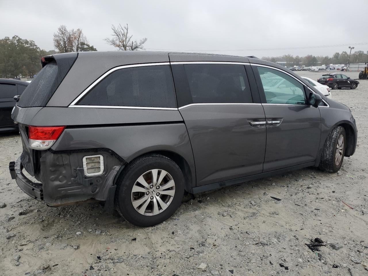 2015 Honda Odyssey - Image 3
