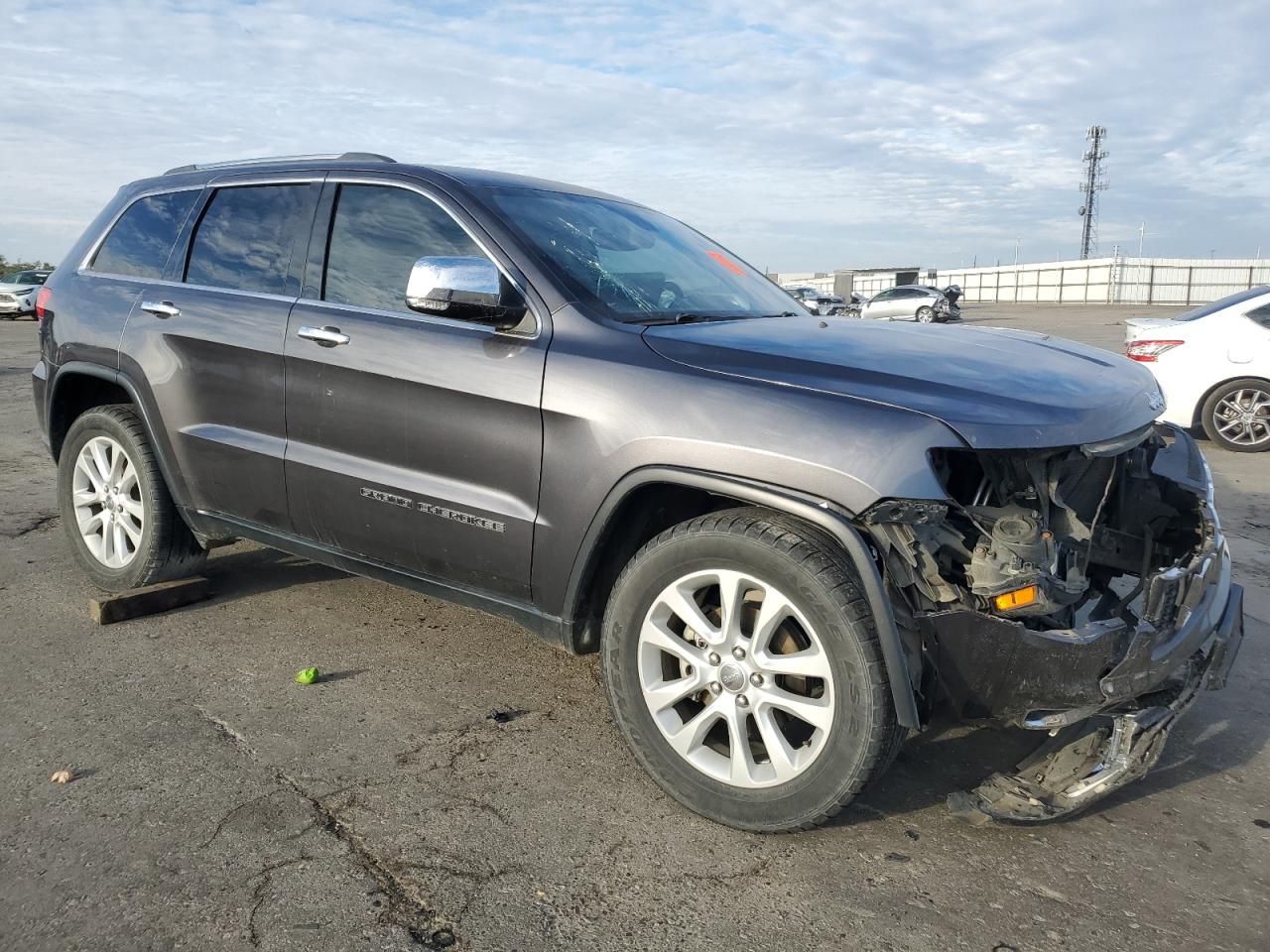 2017 Jeep Grand Cherokee - Image 4