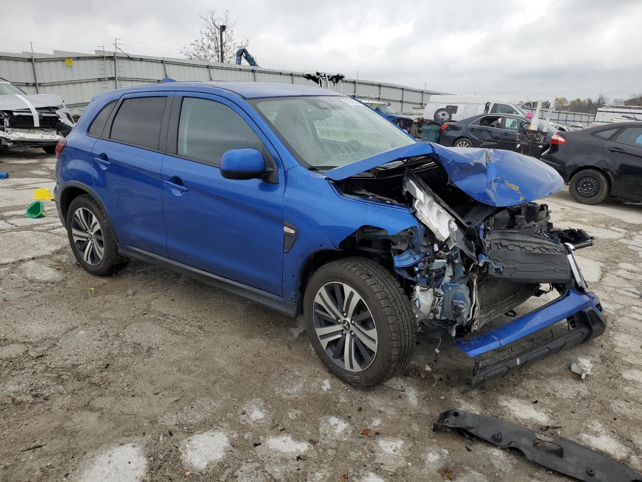 2021 Mitsubishi Outlander - Image 4