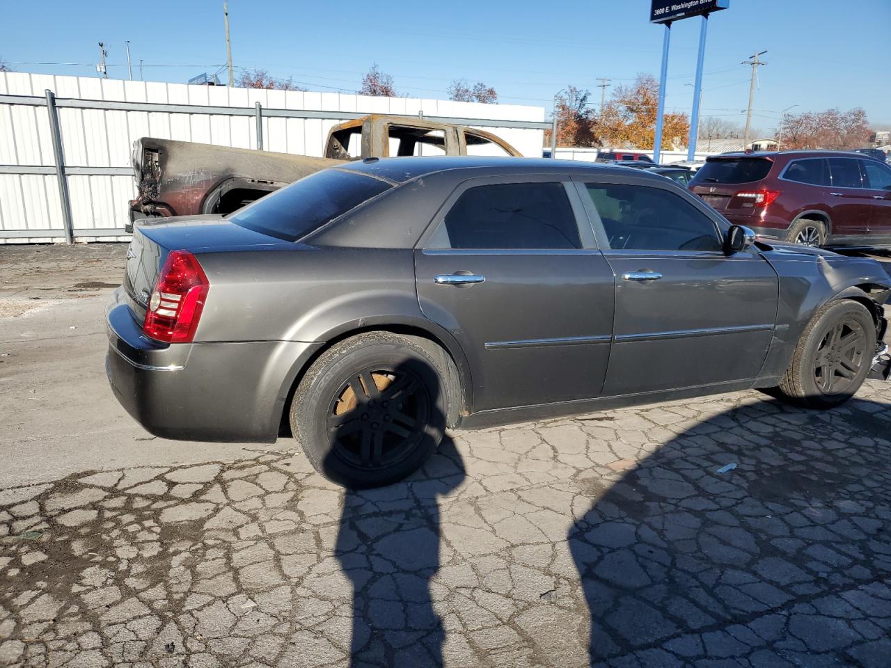 2010 Chrysler 300 - Image 3