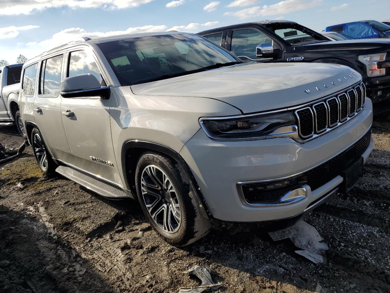 2022 Jeep Grand Wagoneer - Image 4