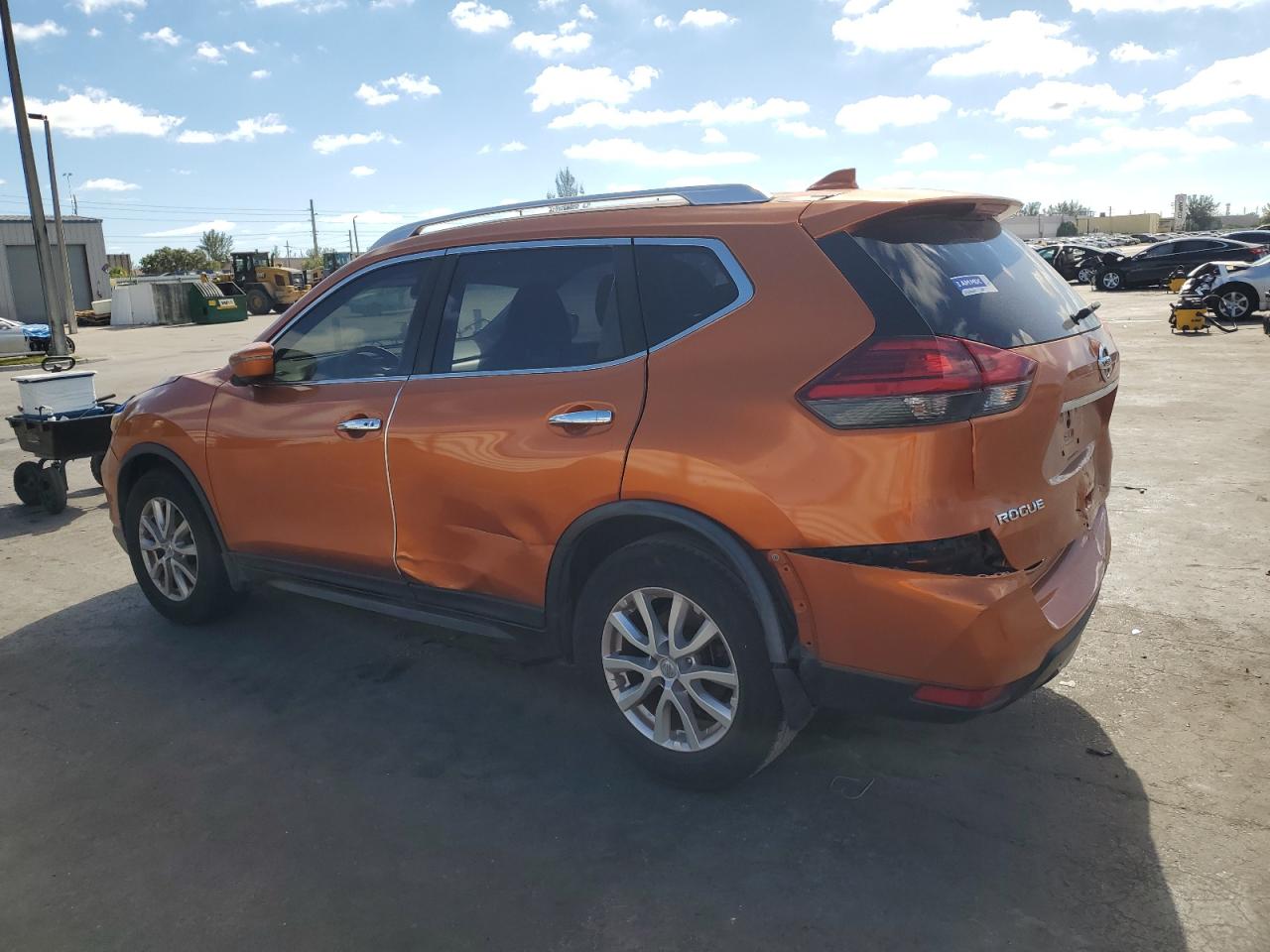 2017 Nissan Rogue - Image 2