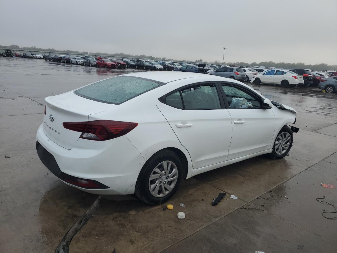 2020 Hyundai Elantra - Image 3