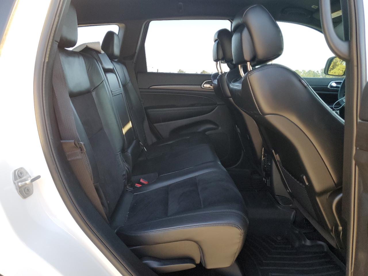 2018 Jeep Grand Cherokee - Image 11