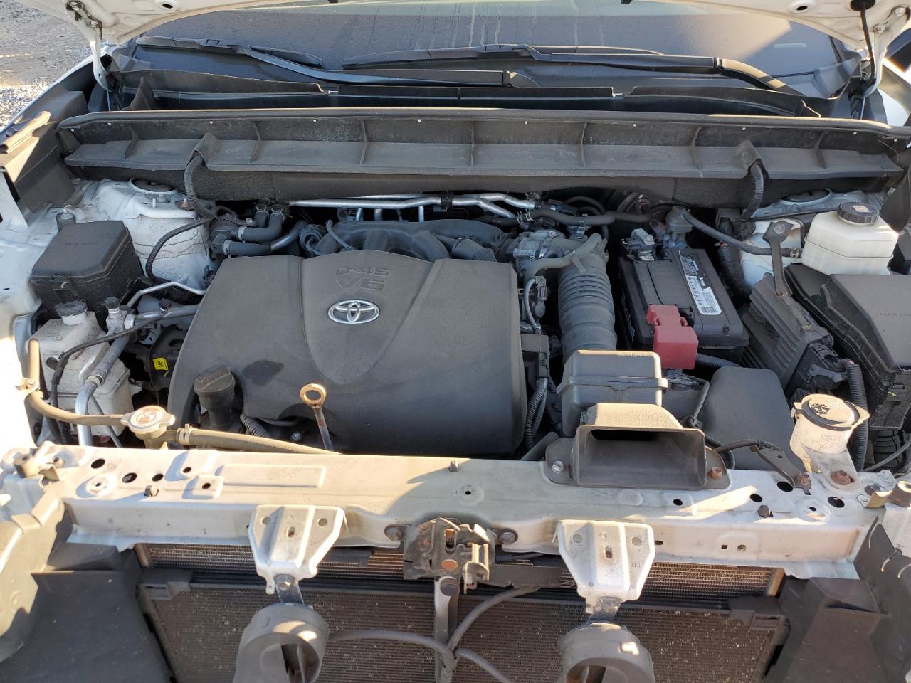 2021 Toyota Highlander - Image 12