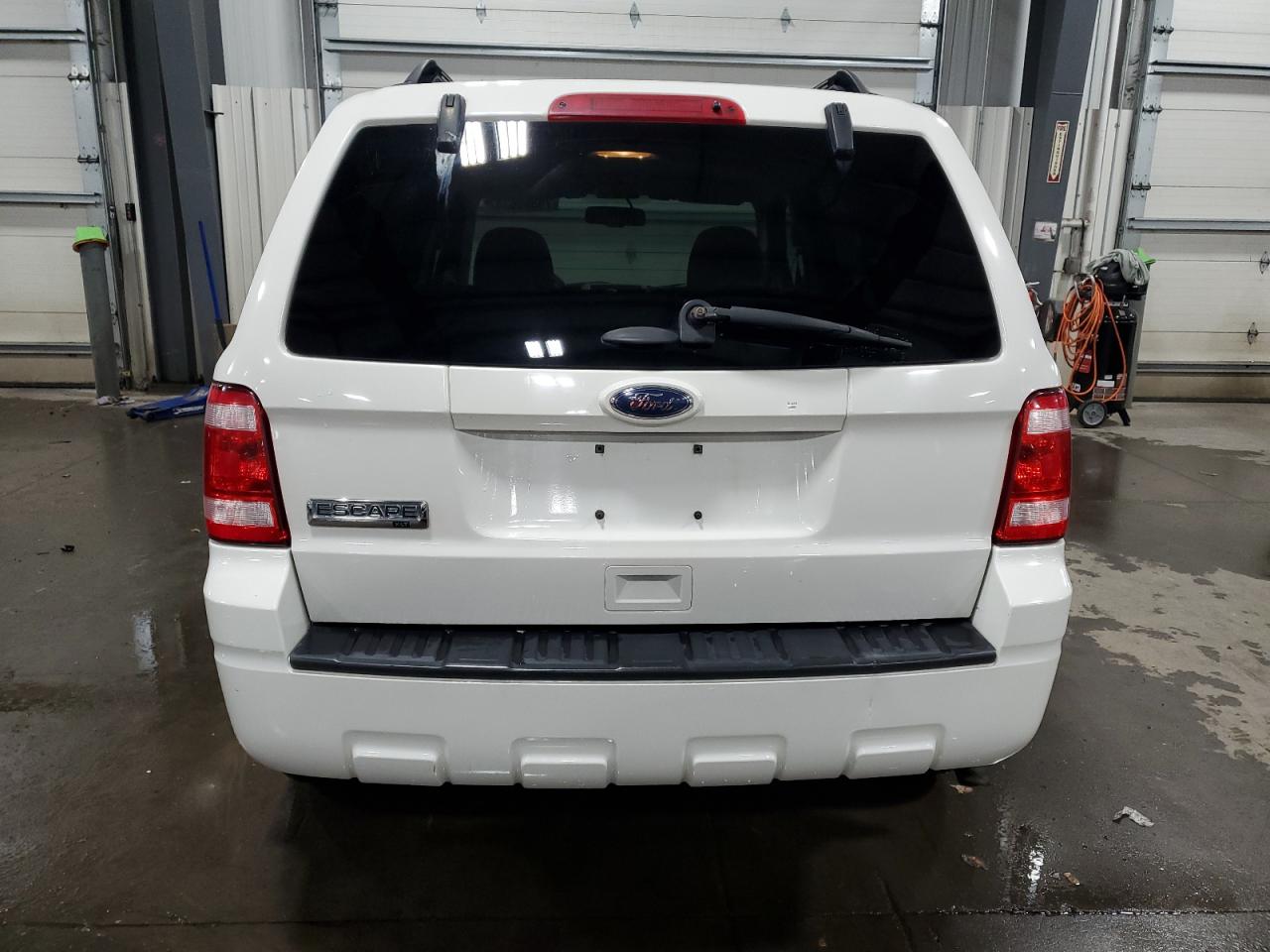 2010 Ford Escape - Image 6