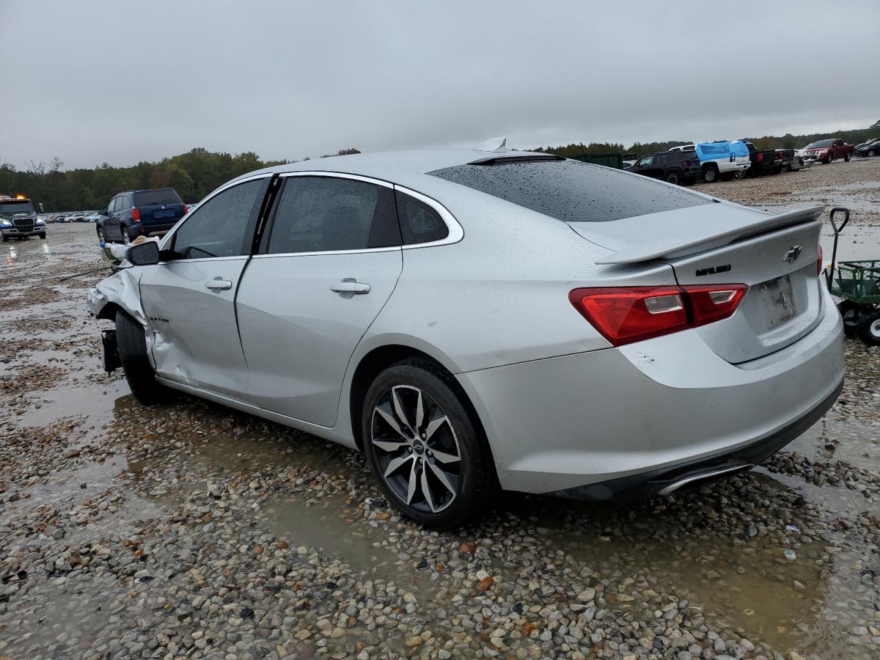 2020 Chevrolet Malibu - Image 2