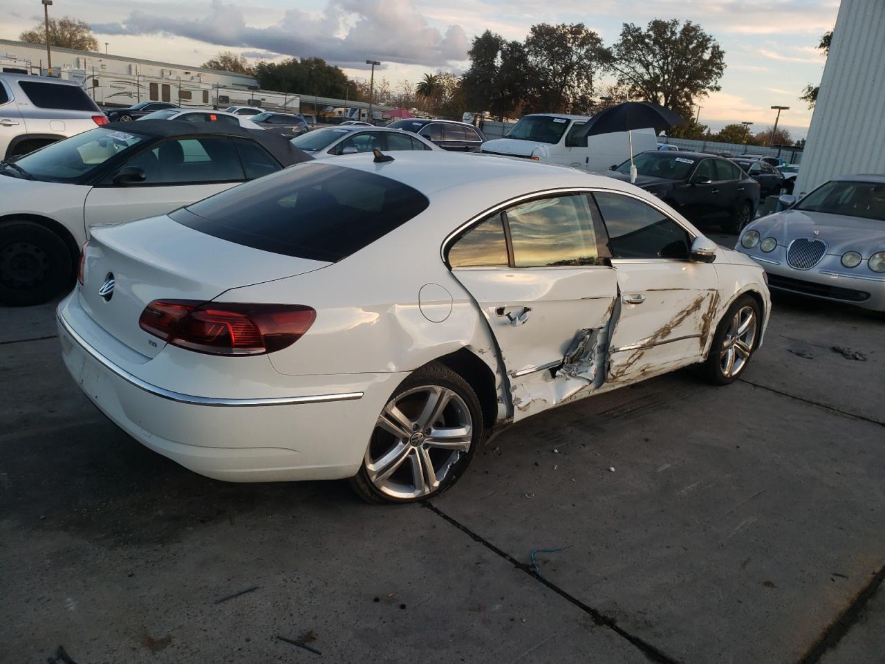 2016 Volkswagen Passat CC - Image 3