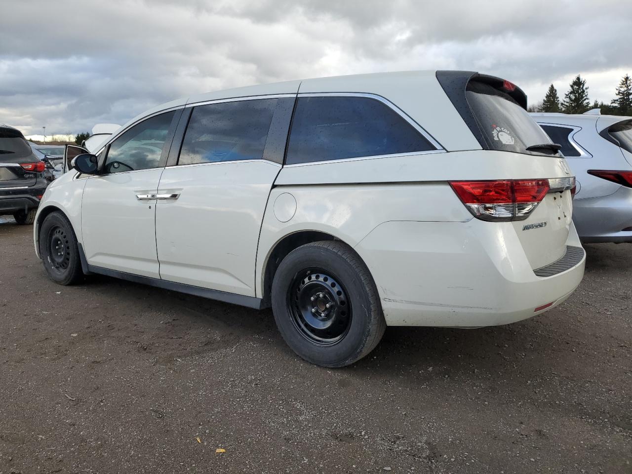 2016 Honda Odyssey - Image 2