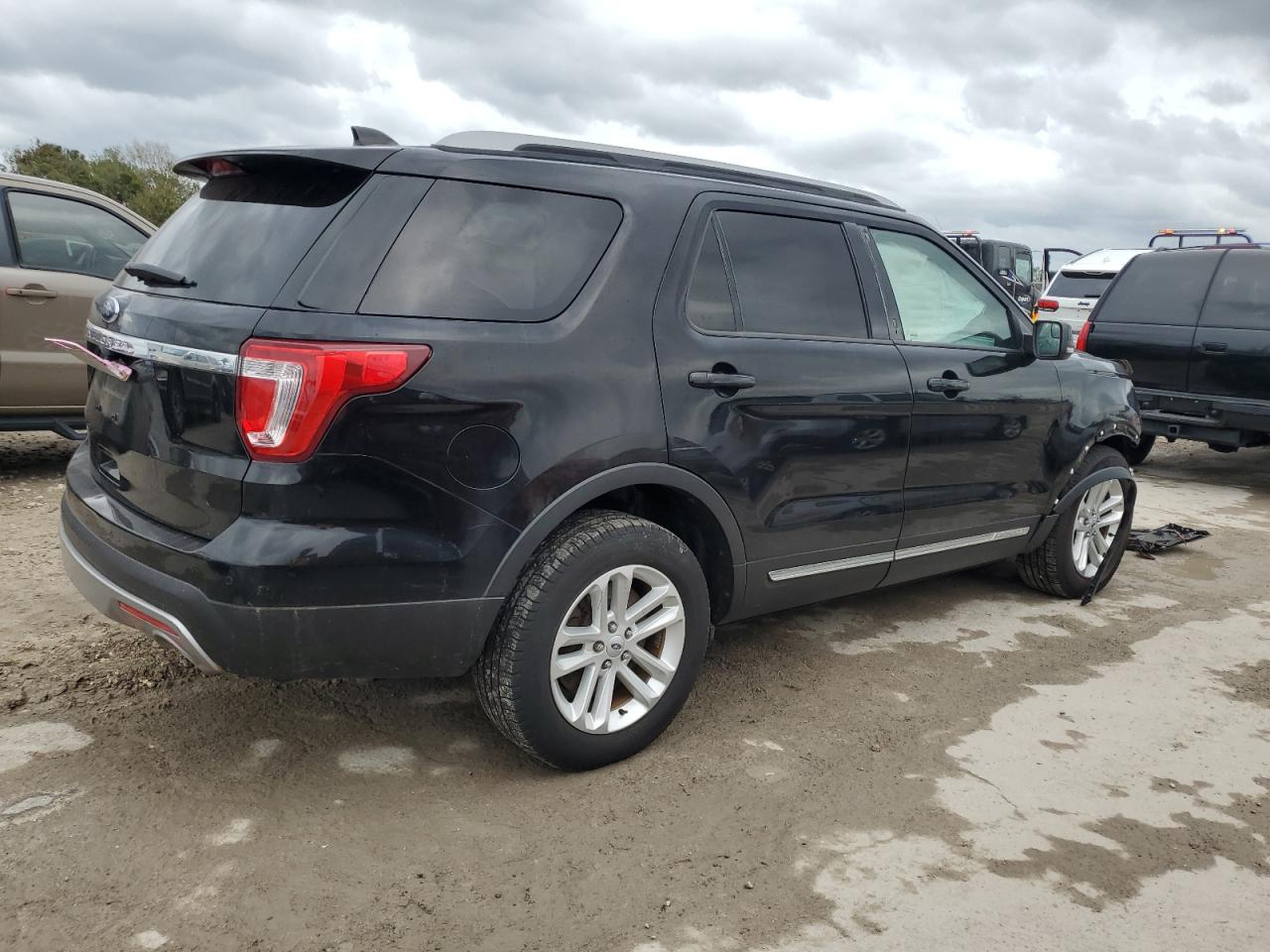 VIN 1FM5K7D89HGB54343 2017 FORD EXPLORER no.3