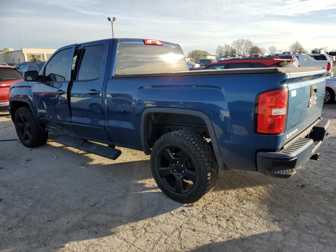 2018 GMC Sierra - Image 2