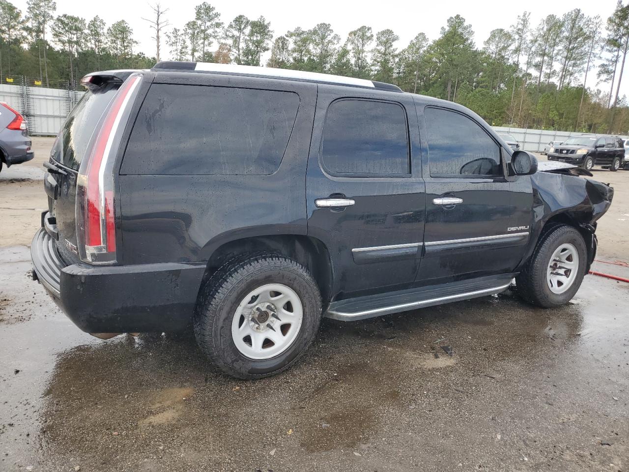 2009 GMC Yukon - Image 3