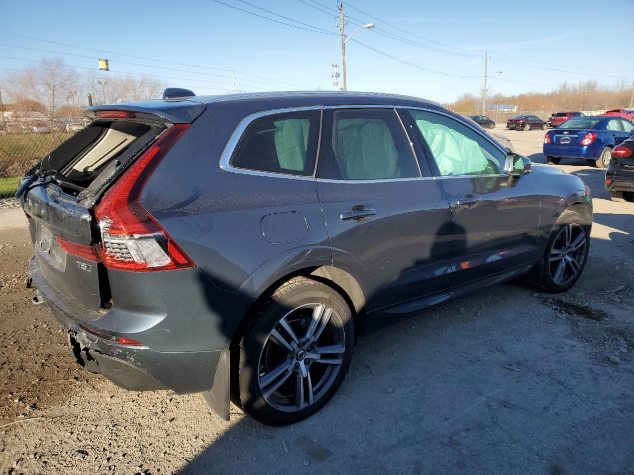 2021 Volvo XC60 - Image 3