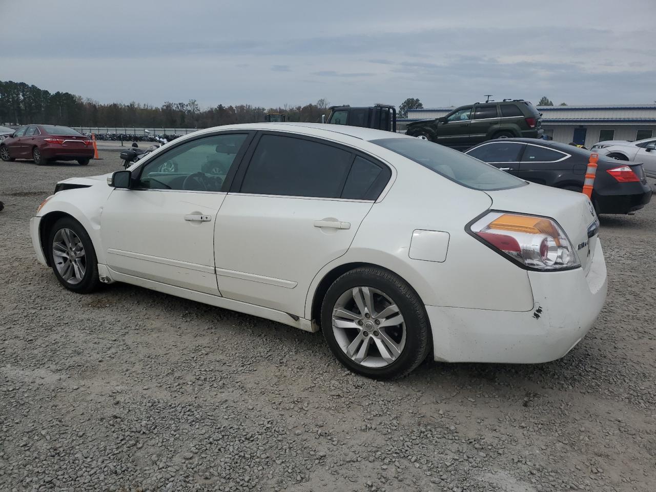 2012 Nissan Altima - Image 2