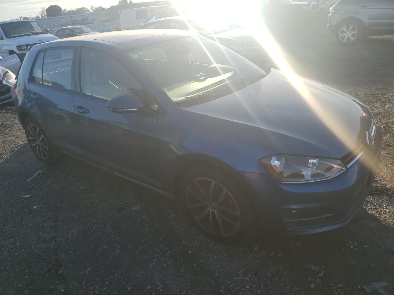 2016 Volkswagen Golf - Image 4