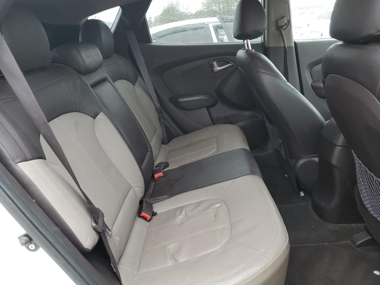 2012 Hyundai Tucson - Image 11