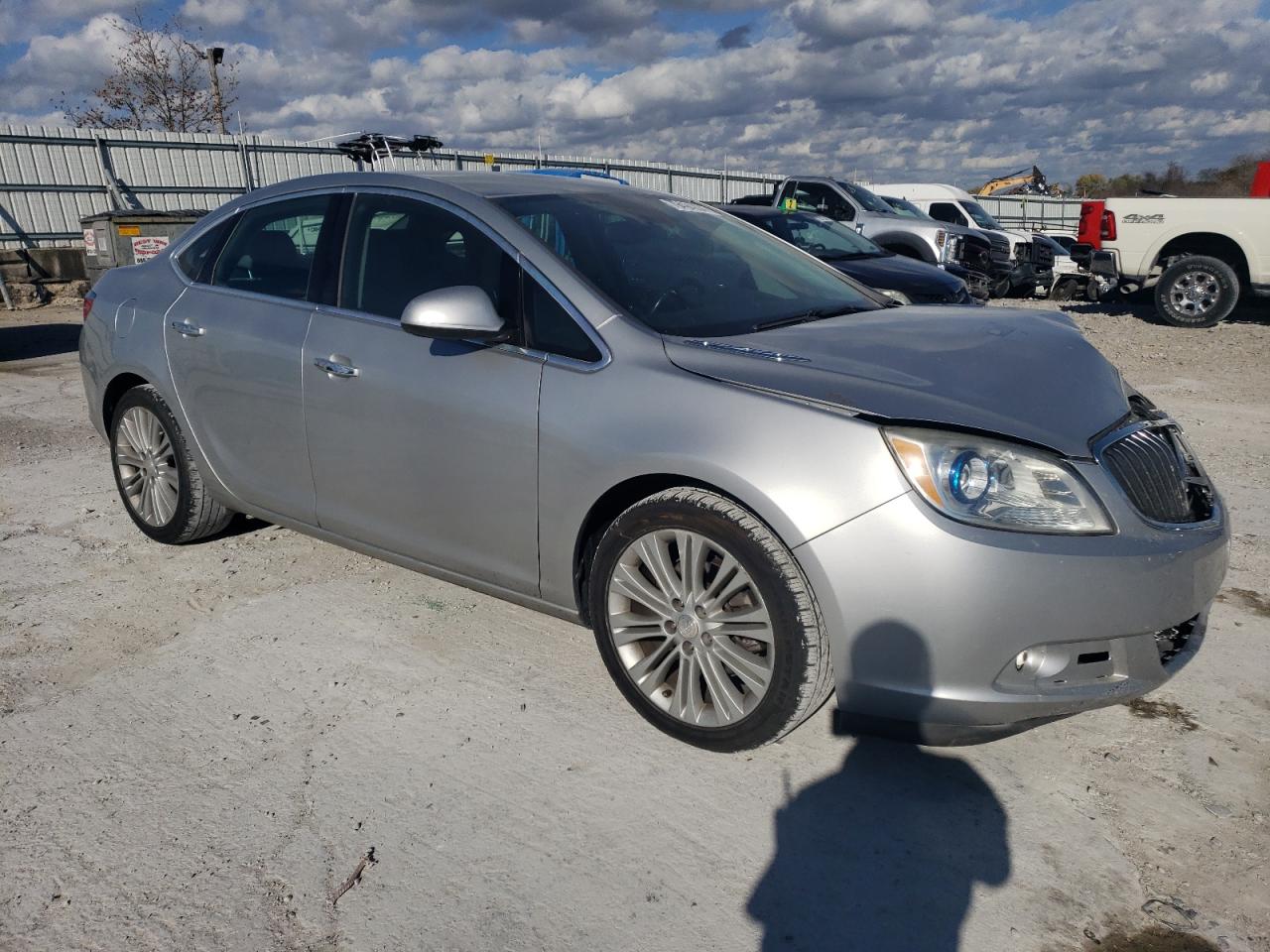 VIN 1G4PP5SK4D4232570 2013 BUICK VERANO no.4