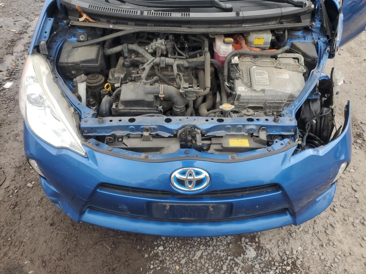 2014 Toyota Prius - Image 11