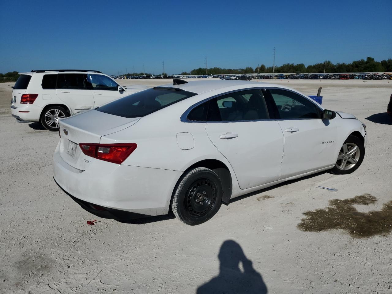 2022 Chevrolet Malibu - Image 3