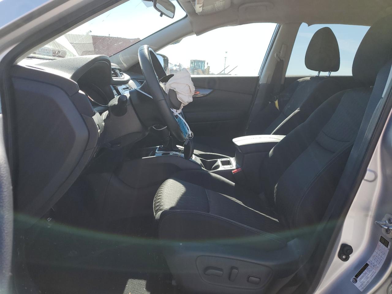 2017 Nissan Rogue - Image 7