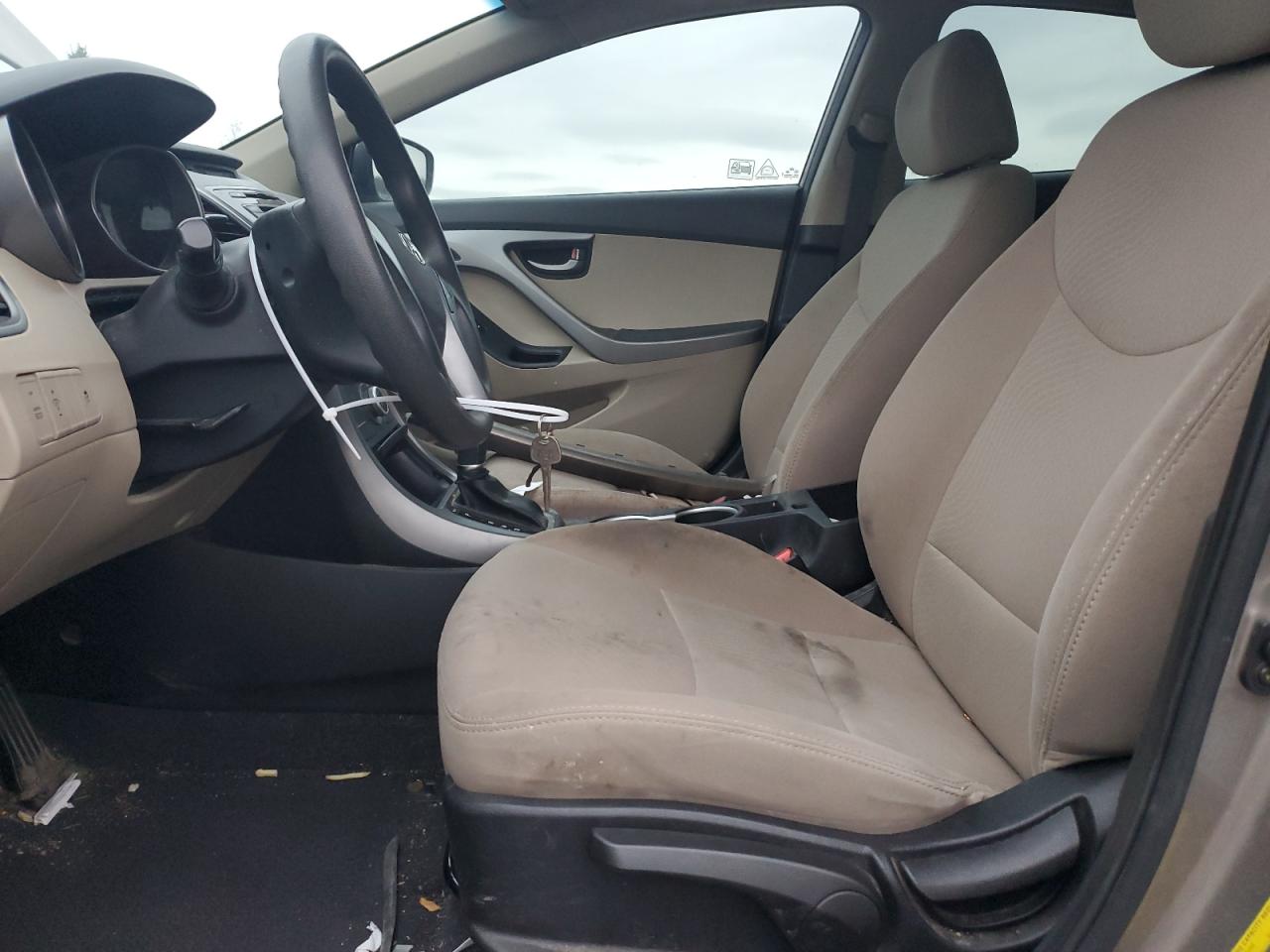 2016 Hyundai Elantra - Image 7
