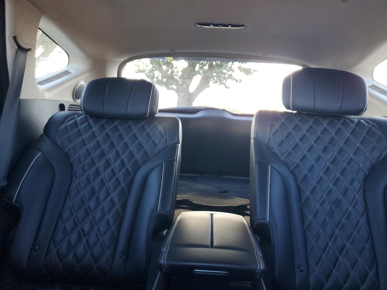 2022 Genesis GV80 - Image 10