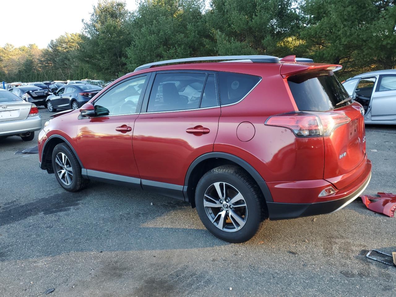 2017 Toyota RAV 4 - Image 2