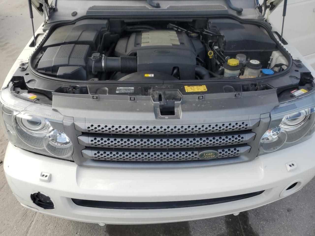 2009 Land Rover Range Rover - Image 12
