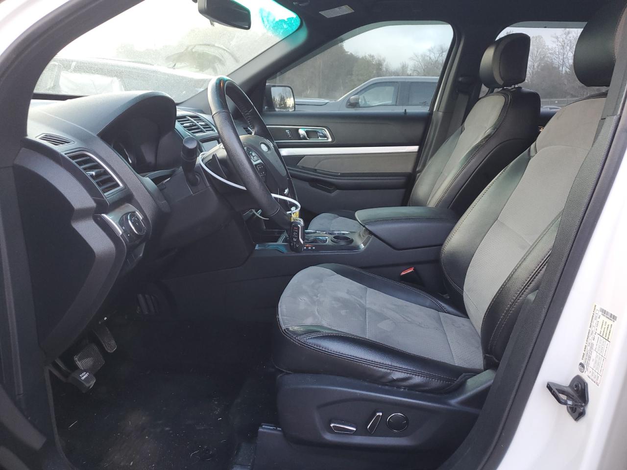 2017 Ford Explorer - Image 7