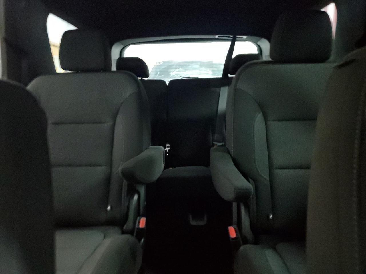 2022 Chevrolet Traverse - Image 10