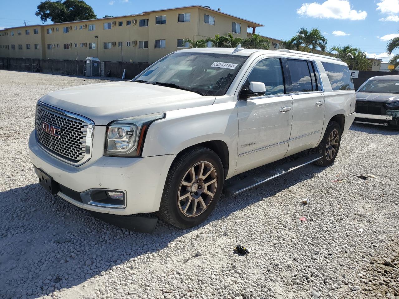 VIN 1GKS2JKJ8FR585675 2015 GMC YUKON no.1