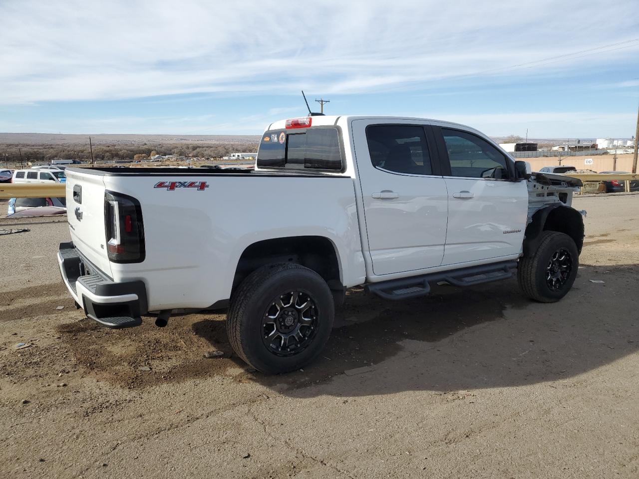 VIN 1GCGTCEN1J1170312 2018 CHEVROLET COLORADO no.3