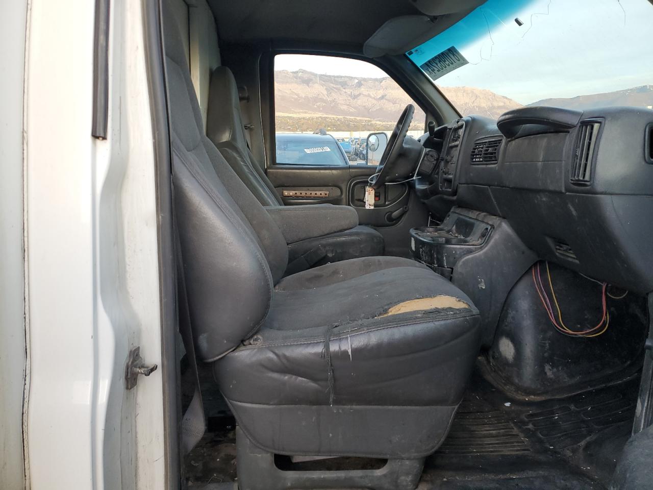 2002 Chevrolet Express G3500 VIN: 1GBJG31RX21216874 Lot: 81096324