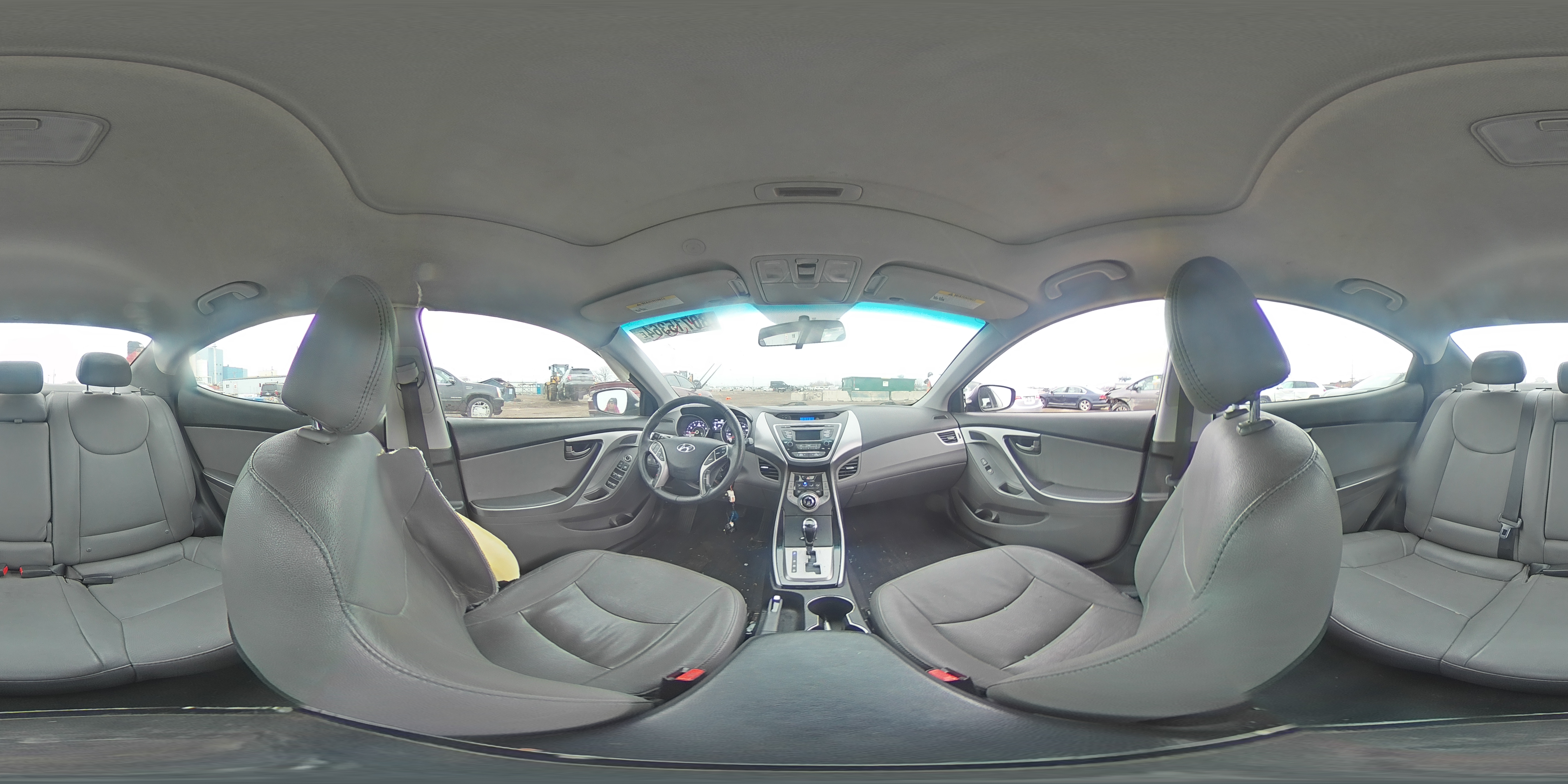 2013 Hyundai Elantra - Image 13