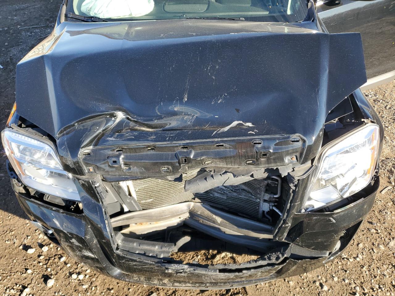 2015 GMC Terrain - Image 13