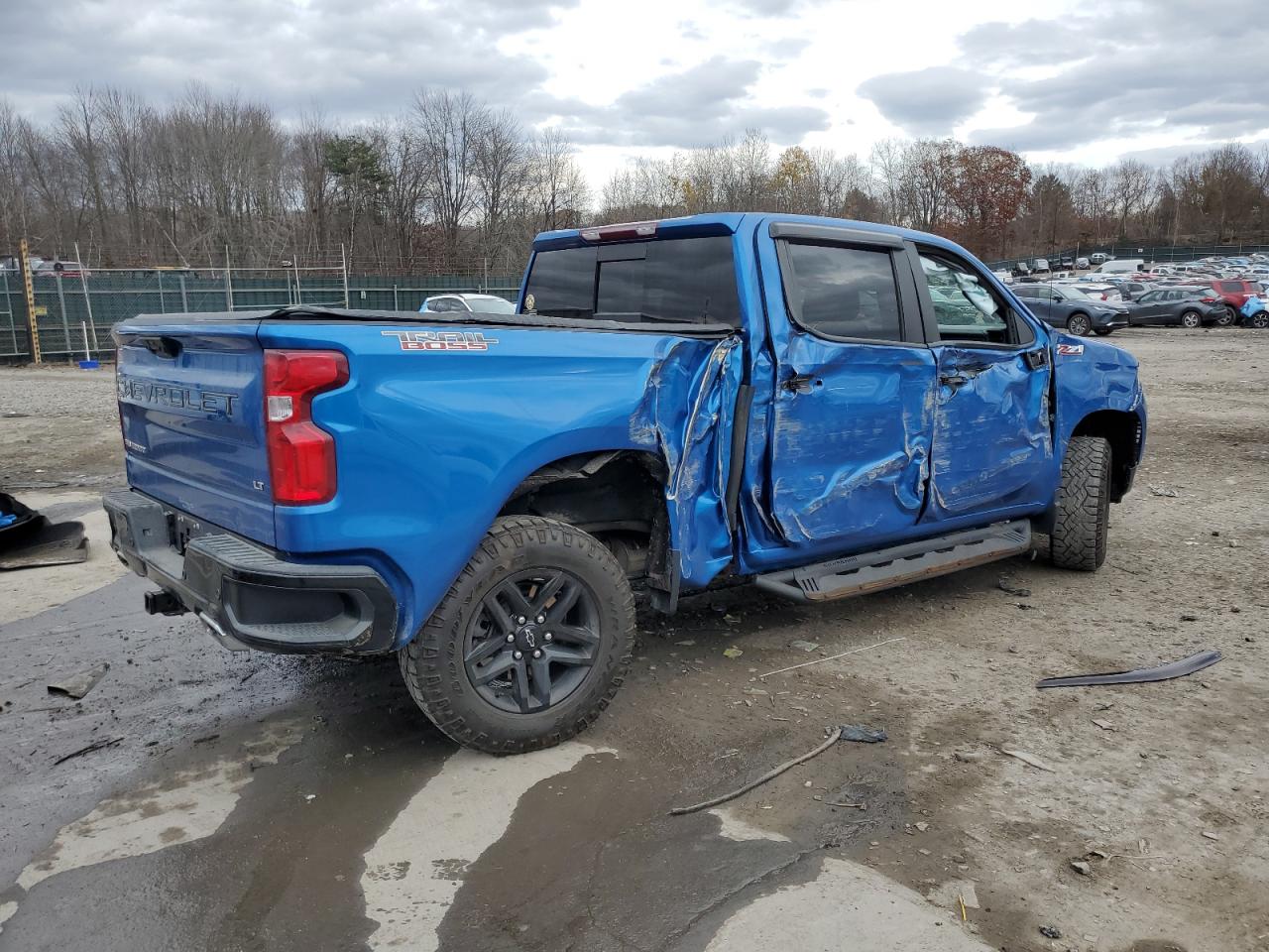 2022 Chevrolet Silverado - Image 3