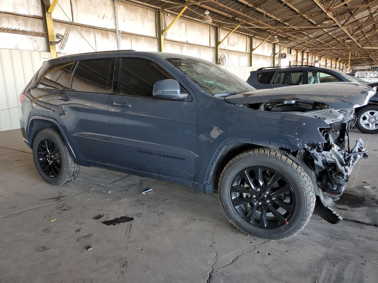 2017 Jeep Grand Cherokee - Image 4
