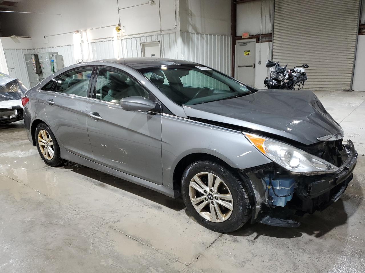 2014 Hyundai Sonata - Image 4