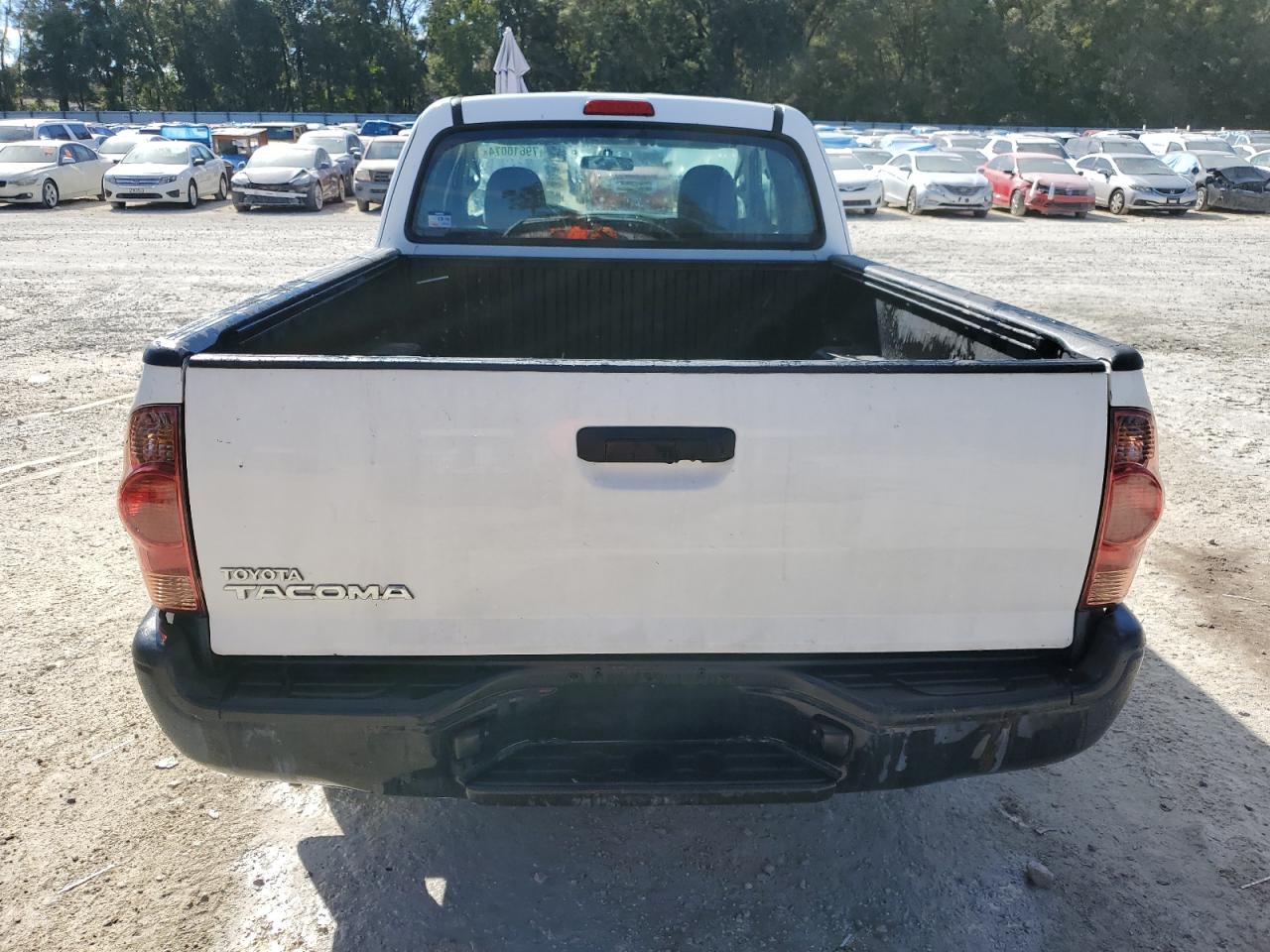 2015 Toyota Tacoma - Image 10