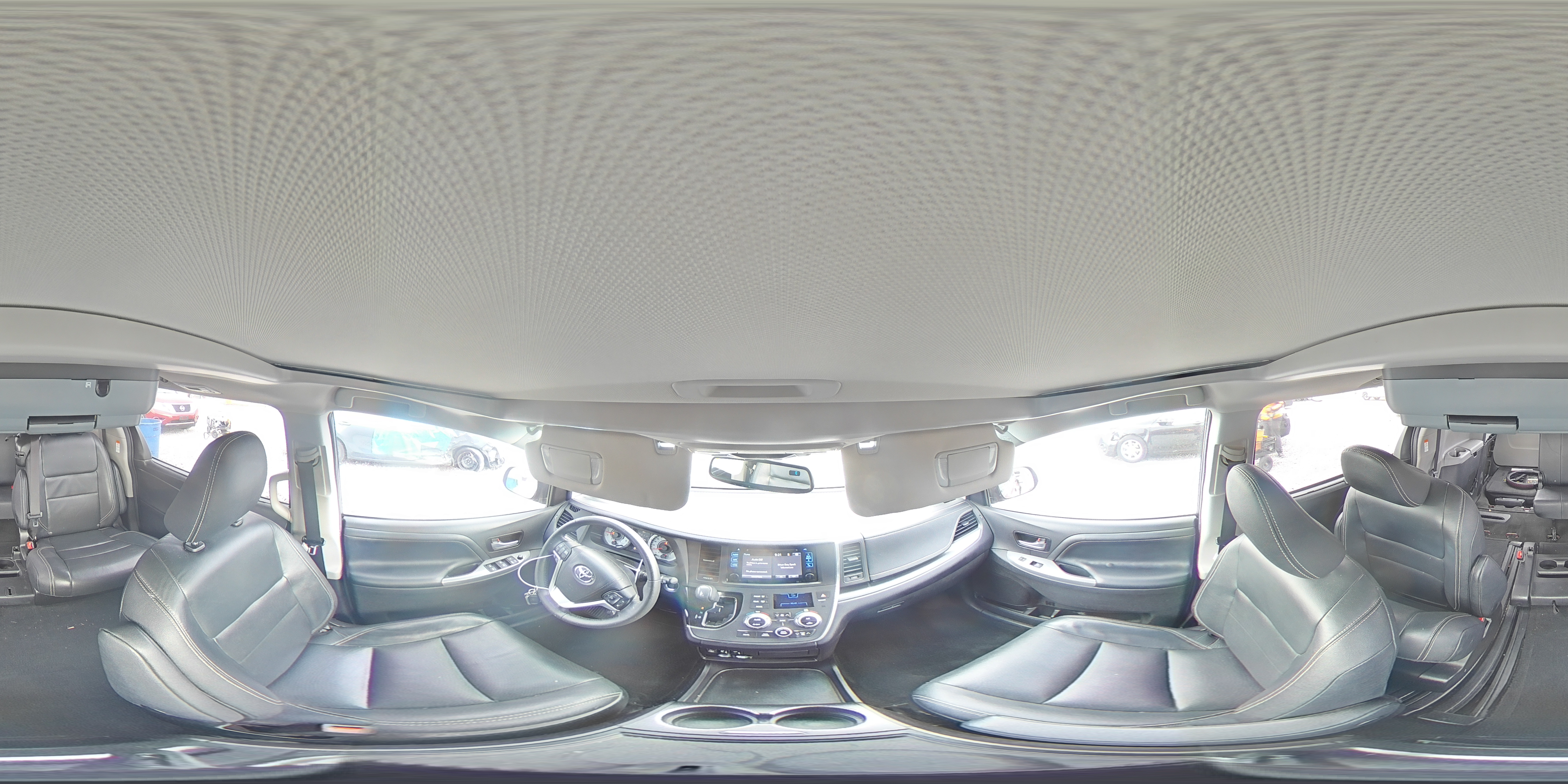 2017 Toyota Sienna - Image 15